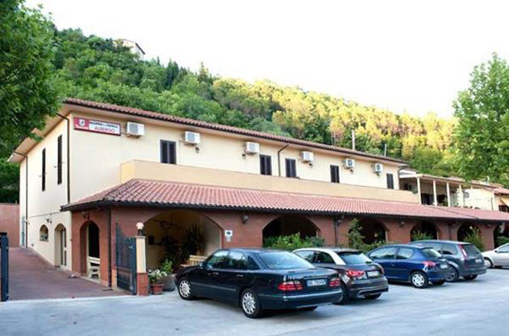 Albergo Magrini Della Genga Дженга Екстер'єр фото